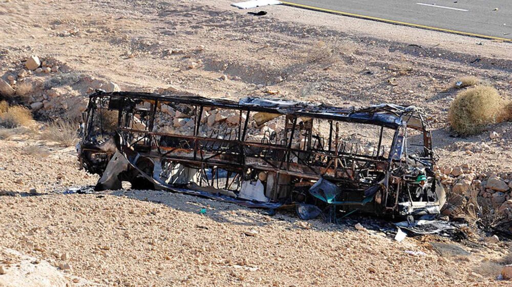 Ausgebrannter Bus nach einem Terror-Anschlag auf Israelis (Archivbild)