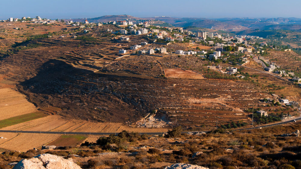 Laut einer UN-Studie entstehen palästinensischen Dörfern durch die „israelische Besatzung" jährlich finanzielle Einbußen. Im Bild: Das Dorf Sindschil bei Ramallah