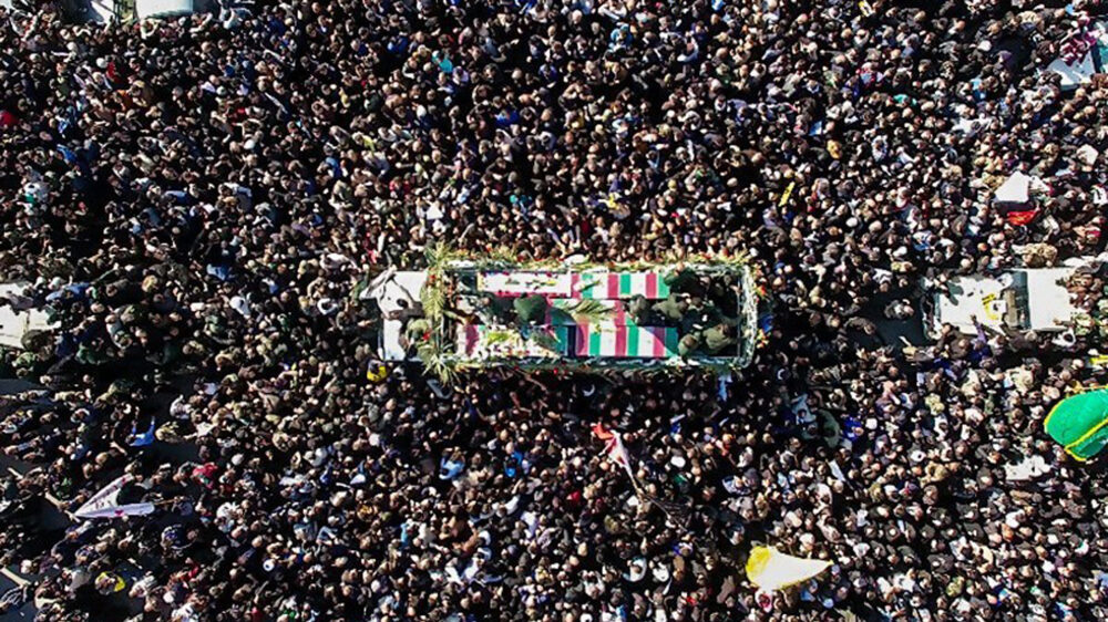 Laut iranischem Staatsfernsehen war die Prozession für Soleimani die größte seit der vom Republikgründer Ajatollah Ruhallah Chamenei, an der 10 Millionen Menschen teilgenommen haben sollen