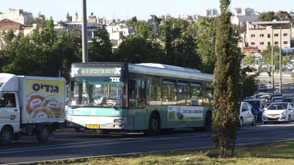 Nach dem Willen von Verkehrsminister Smotritsch sollen Busse nicht während der Sabbatruhe fahren