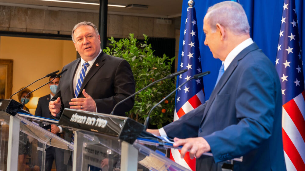 Israel ist offenbar auch eine kurze Reise wert: US-Außenminister Pompeo (l.) bespricht sich mit dem israelischen Premier Netanjahu