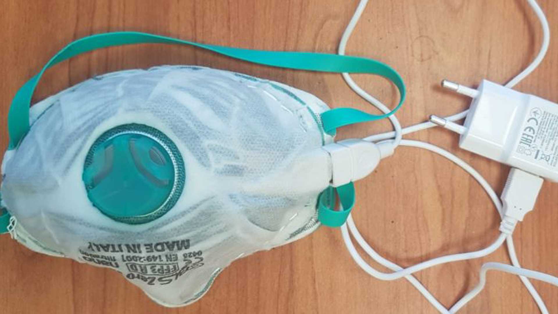 Bislang nur ein Prototyp: Diese Maske soll sich selbst desinfizieren können – nur ein Stromanschluss ist dafür nötig