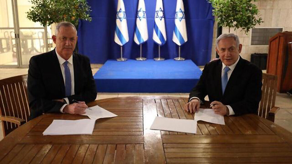 Die beiden Koalitionspartner Netanjahu und Gantz (l.) können sich nicht darauf einigen, für welchen Zeitraum die Regierung einen Haushalt verabschieden soll