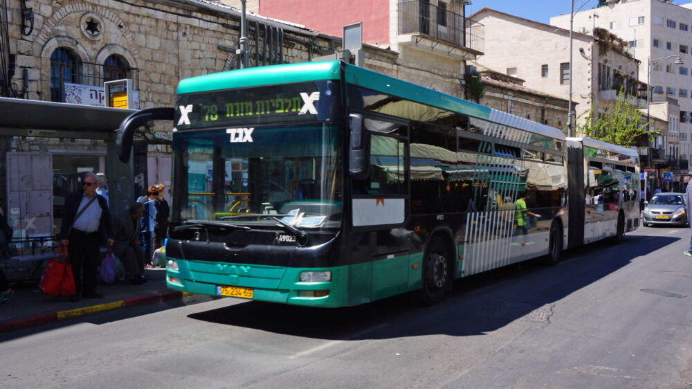 Mit einer Flotte von knapp 3.000 Bussen ist Egged das größte Busunternehmen in Israel