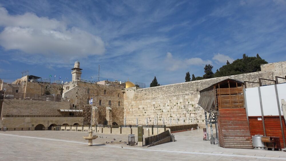 In Corona-Zeiten ist selbst der Platz vor der Klagemauer zuweilen menschenleer