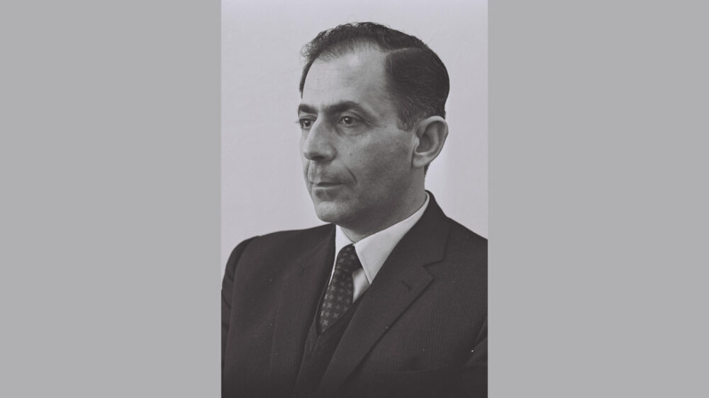 Half irakischen Juden bei der Einwanderung und dem Staat beim Aufbau: Schlomo Hillel (1923–2021)