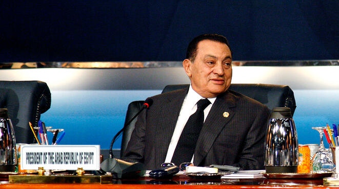 Vor zehn Jahren gab Ägyptens Präsident Mubarak dem Druck seiner Gegner nach und trat zurück