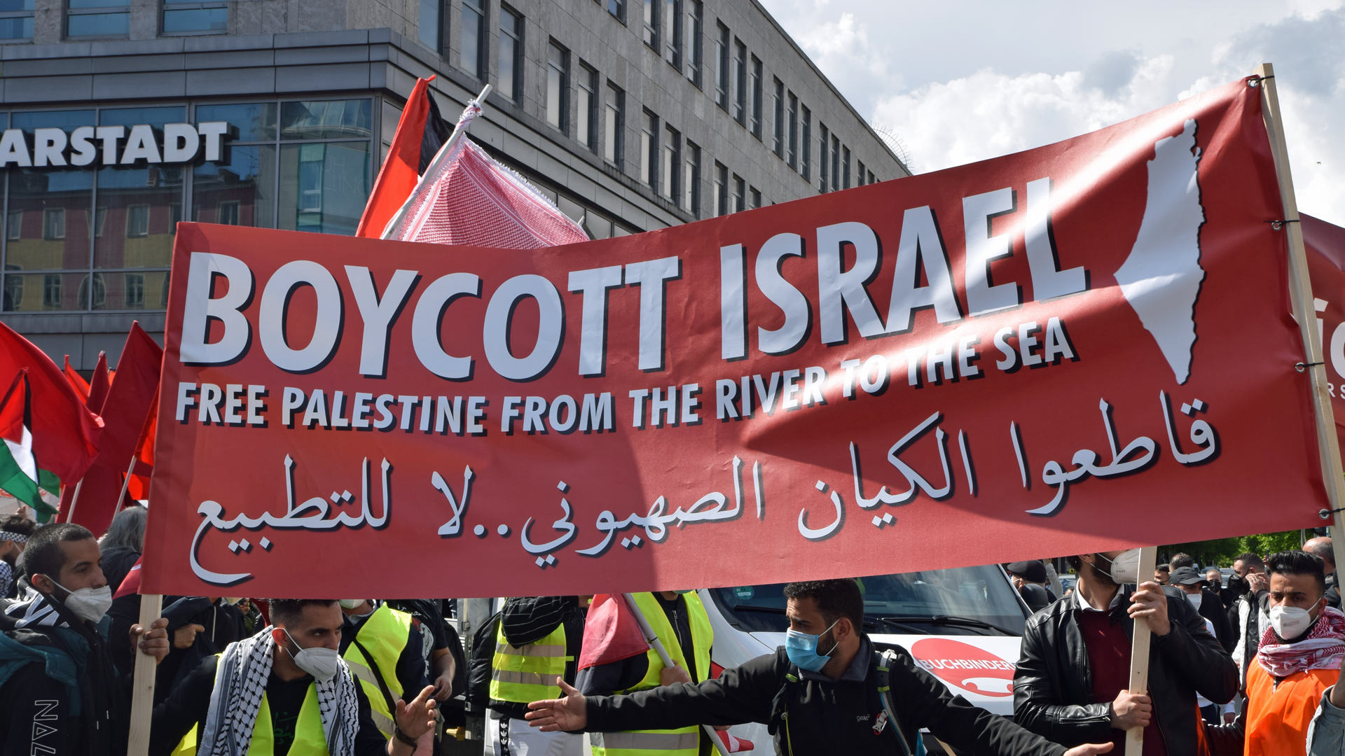 In Sprechchören und auf Plakaten wurde immer wieder das Existenzrecht Israels verneint