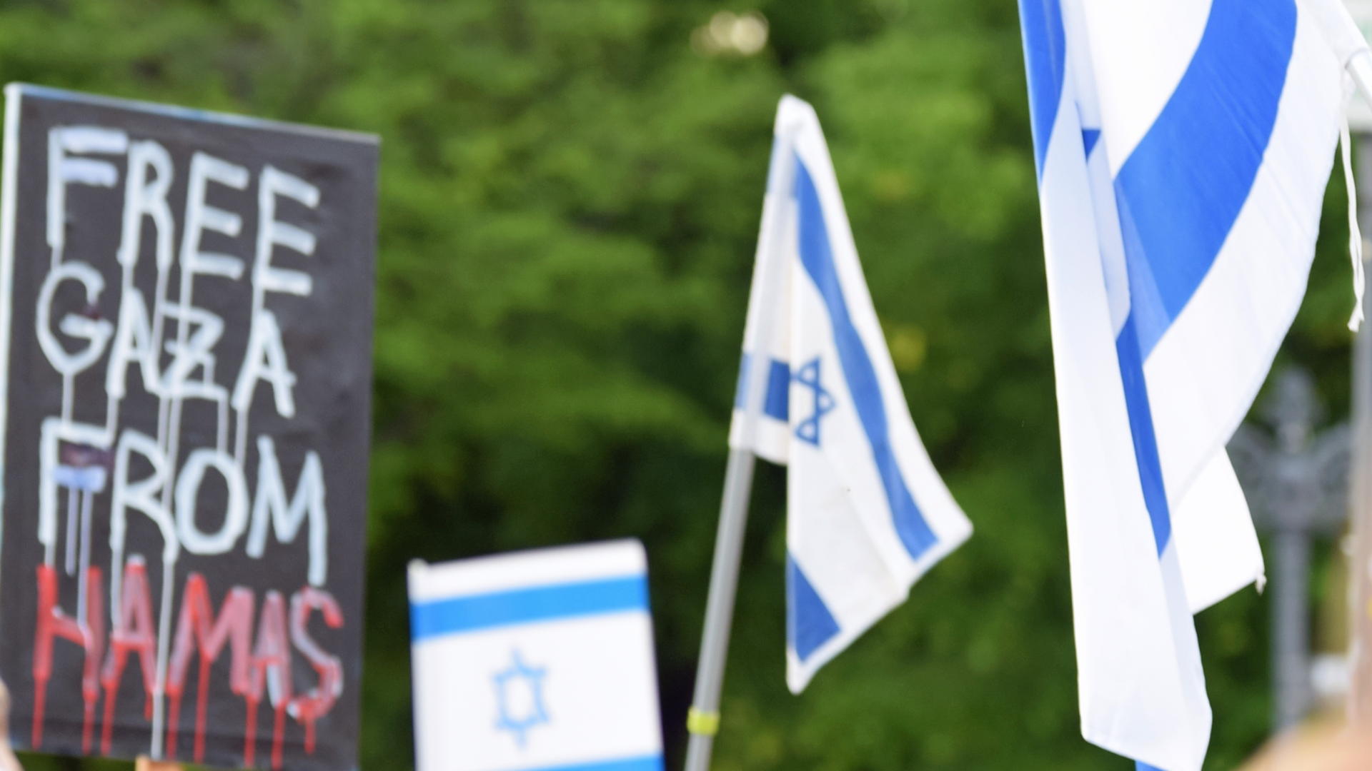 Zur Demonstration aufgerufen hatte ein Bündnis aus mehr als 35 jüdischen und nicht-jüdischen Organisationen