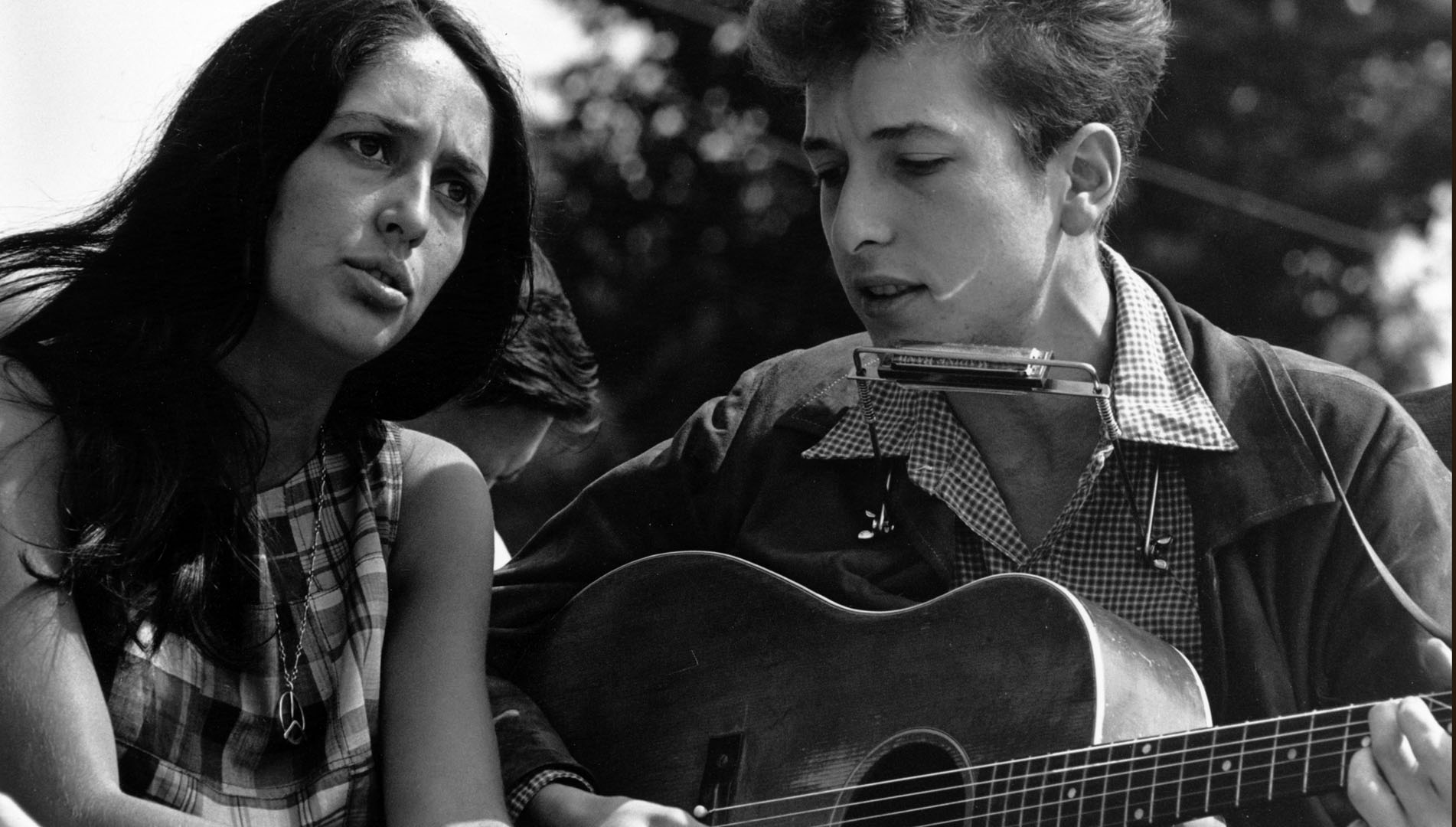 Singen für einen gesellschaftlichen Wandel: Joan Baez und Bob Dylan