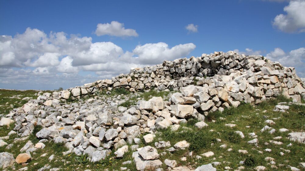 Wenn ausländische Besucher auf die Hügellandschaft um den Berg Ebal schauen, fühlen sie sich an eine un-wirkliche Märchenlandschaft erinnert