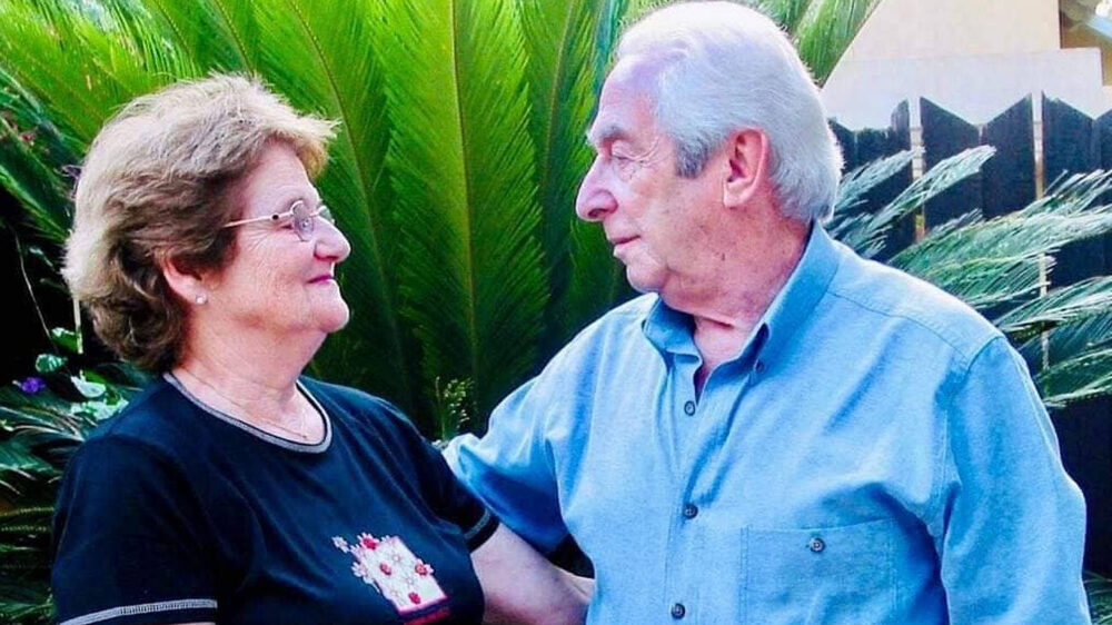 Ein Bild aus 70 Jahren Ehe: Leon Kopelman mit seiner Ehefrau Hava, die vor ein paar Monaten starb