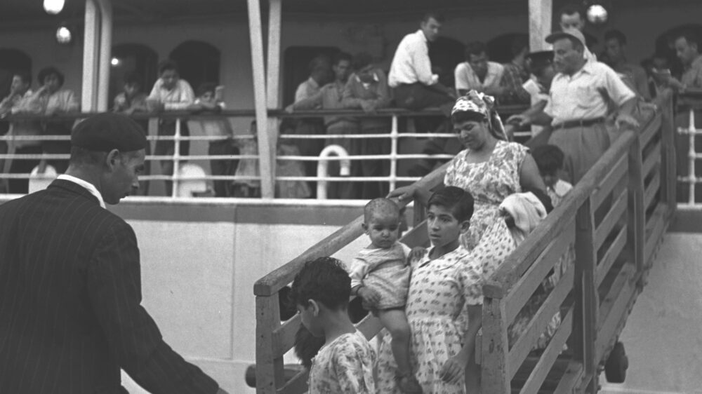 Marokkanische Juden kommen 1954 in Haifa an