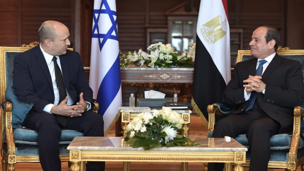 Zu Tisch in Scharm el-Scheich: Israels Premier Bennett (l.) und Ägyptens Präsident Al-Sisi
