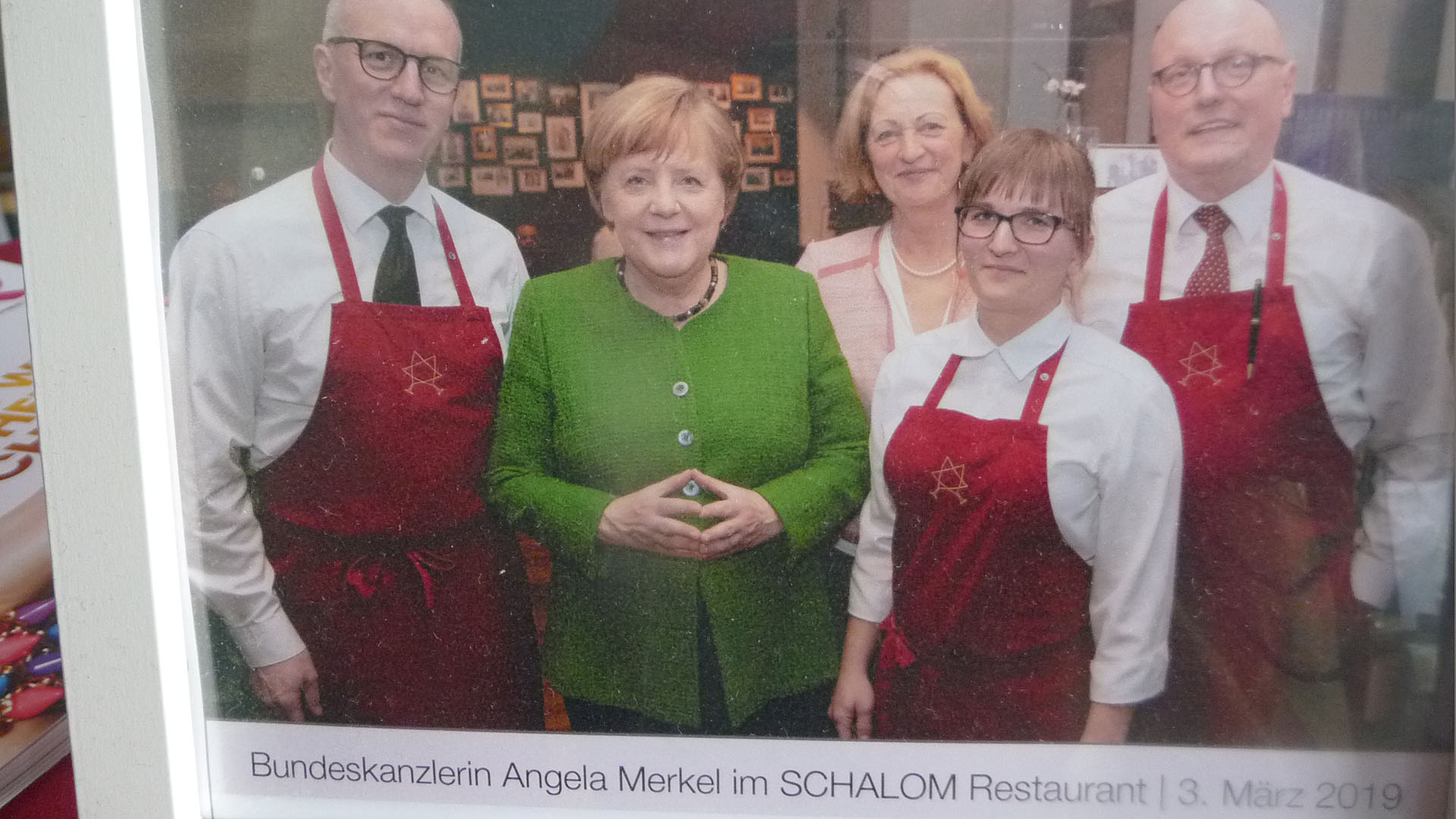 Der Besuch von Bundeskanzlerin Merkel vom März 2019 ist im Restaurant präsent