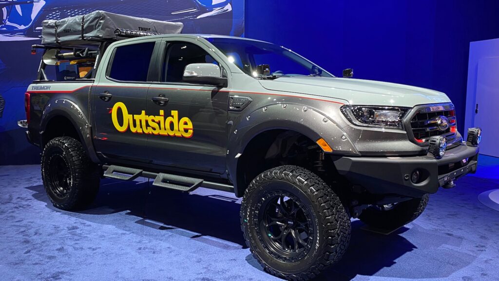 Lässt das Herz von Offroad-Liebhabern höher schlagen: Ein Ford Pickup mit Wassergenerator