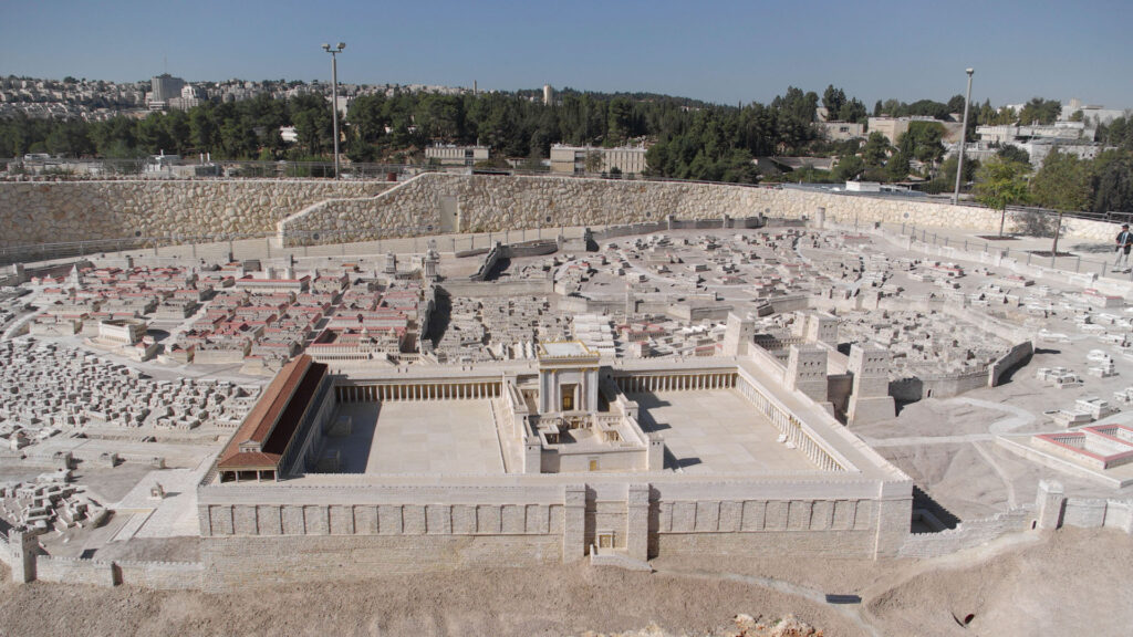 Selbst unter Juden ist umstritten, ob am Standort der beiden biblischen Tempel jüdisches Gebet zulässig ist