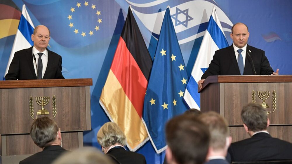 Deutschlands Bundeskanzler Olaf Scholz (SPD) mit Israels Premier Naftali Bennett (Jamina)