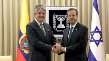 Die Präsidenten von Israel und Ecuador bei einem Treffen in Jerusalem