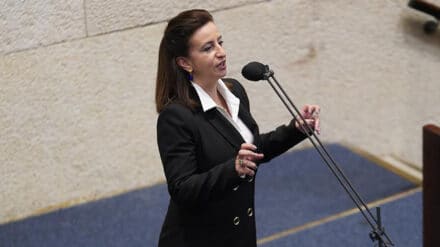 Rienawie Soabi in der Knesset