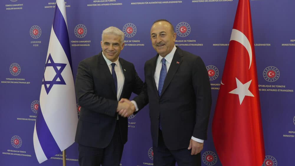 Lapid trifft Cavusoglu in Ankara