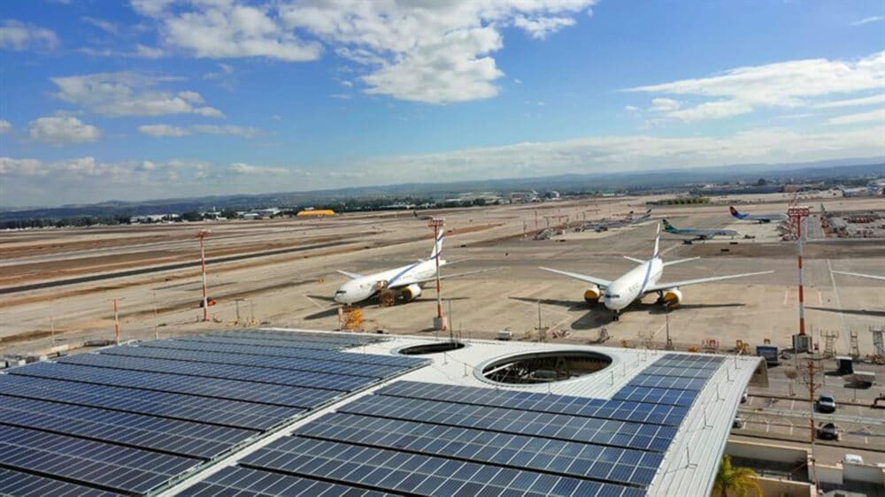Der Flughafen Ben Gurion will grüner werden. Solar-Technik kommt nun aufs Dach.