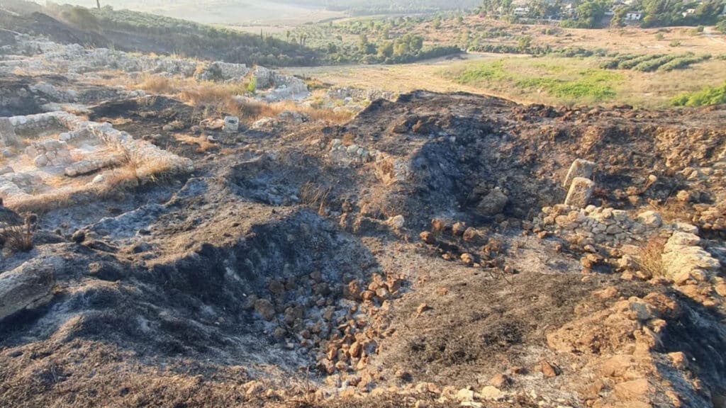 Im Gebiet von Tel Geser wüteten die Flamme
