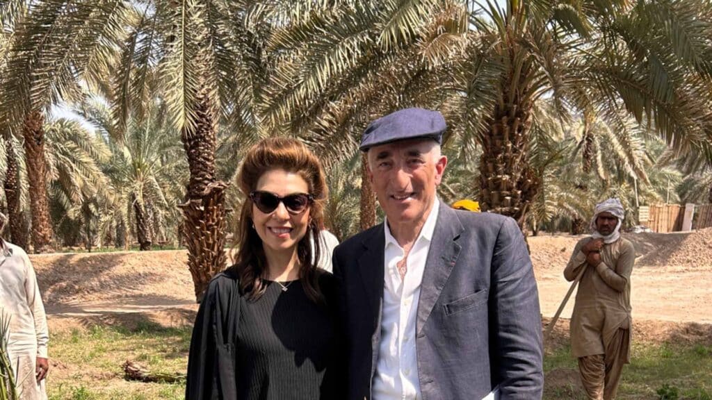 Rick Sopher leitete eine britische Gruppe nach Medina, um dort Dattelpalmen zu pflanzen
