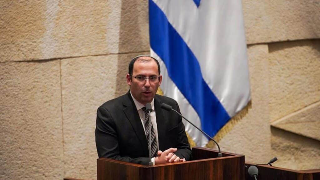 Der Vorsitzende des Knesset-Verfassungsausschusses, Simcha Rothman, warb am 13.03.2023 für die Justizreform