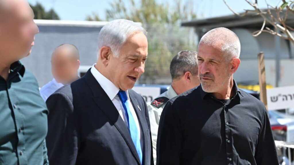 Der israelische Premier Netanjahu (l.) und Schabak-Chef Bar