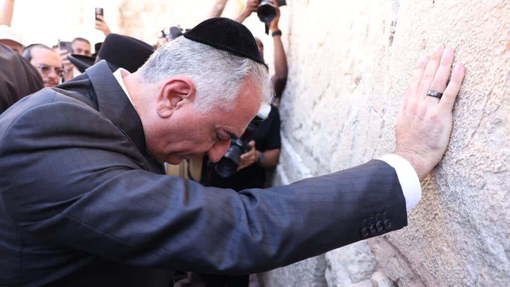 Reza Pahlavi suchte bei seinem Besuch in Israel auch die Klagemauer auf