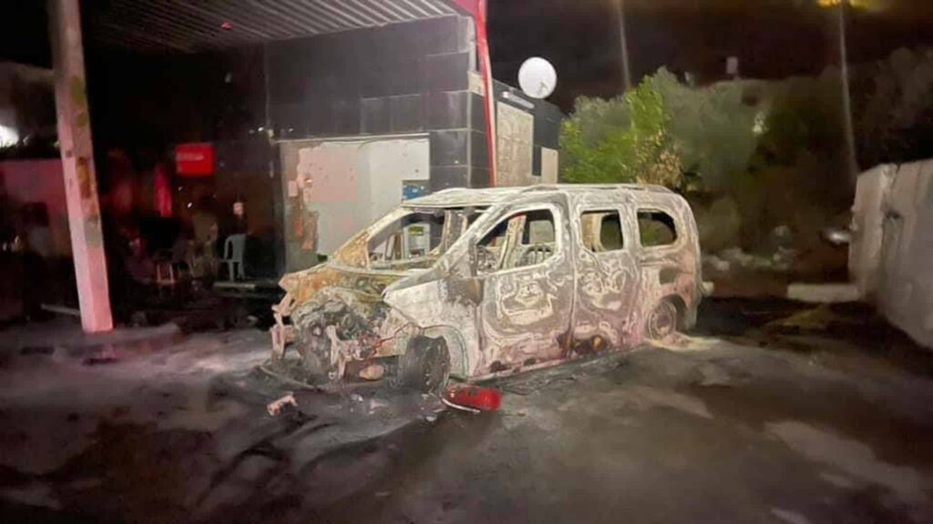 Siedler zünden palästinensische Autos an