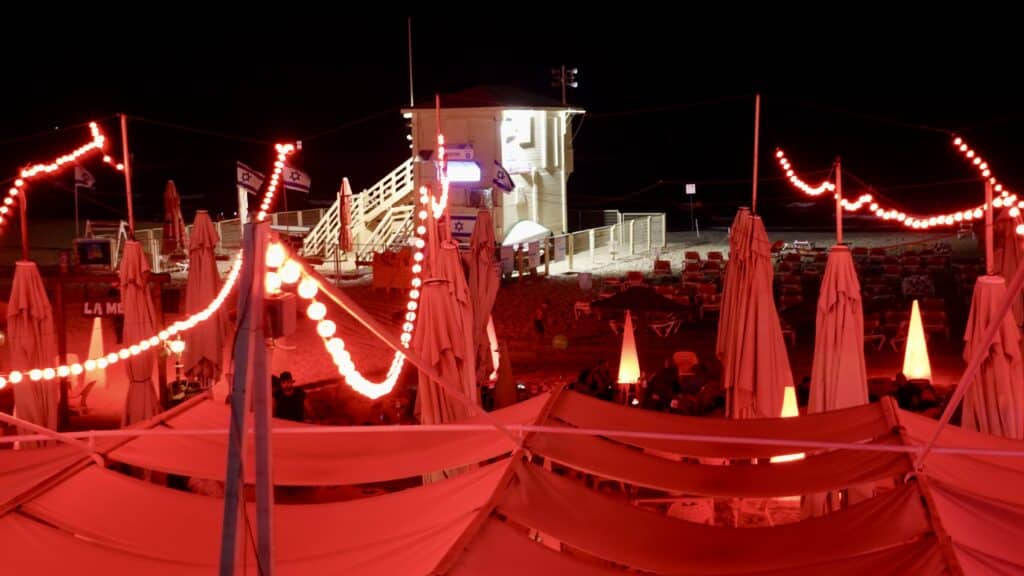 White night weiße Nacht Tel Aviv Strand