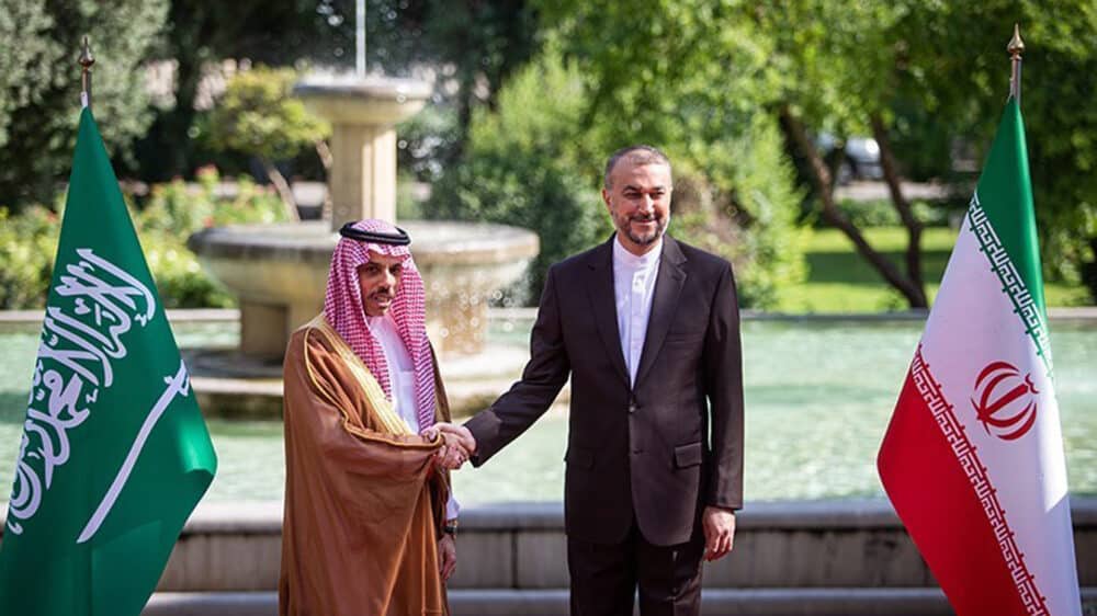 Ein Junitag in Teheran: Der saudische Außenminister Bin Farhan und sein iranischer Amtskollege Abdollahian zeigen ihren Willen zur Annäherung