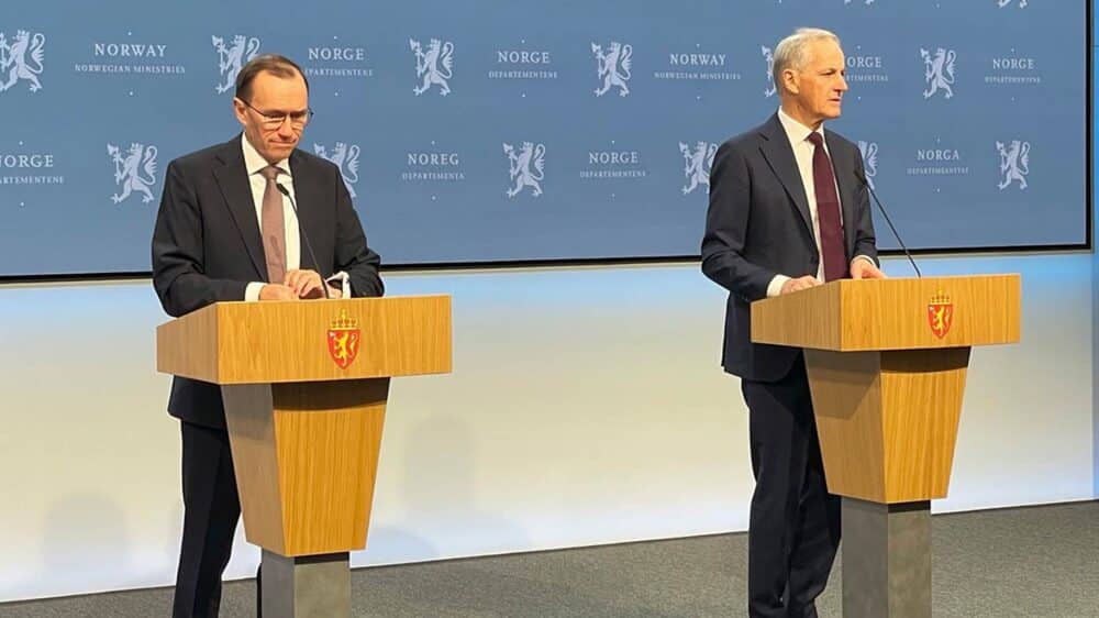 Der norwegische Regierungschef Støre (r.) stellte mit Außenminister Eide die Pläne zur Anerkennung „Palästinas“ vor