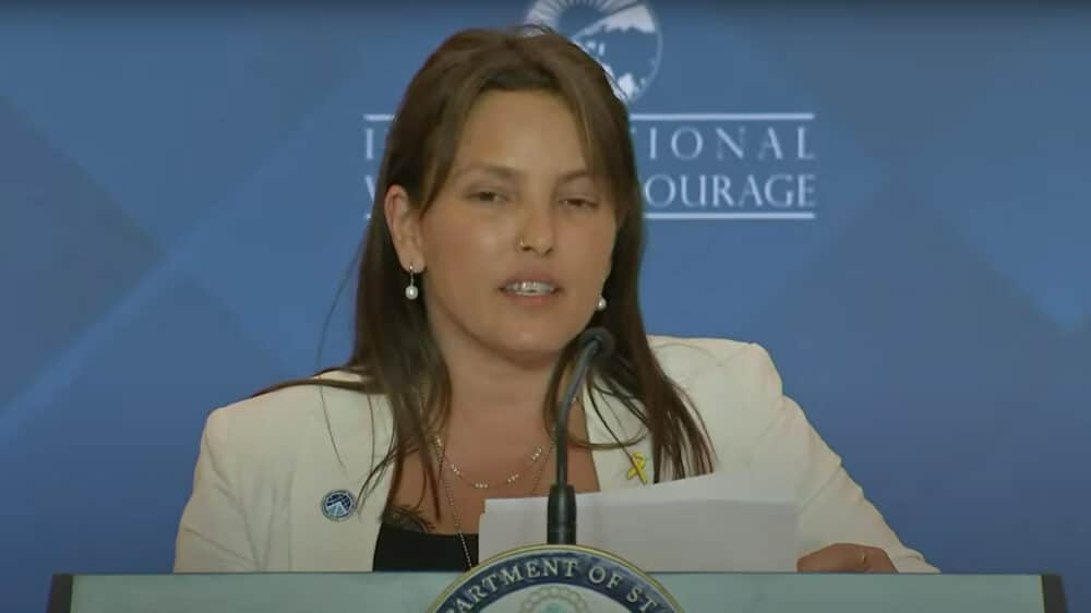 Amit Susana machte in ihrer Dankesrede für den „Internationalen Preis für Frauen mit Mut“ auf das Schicksal der israelischen Geiseln aufmerksam