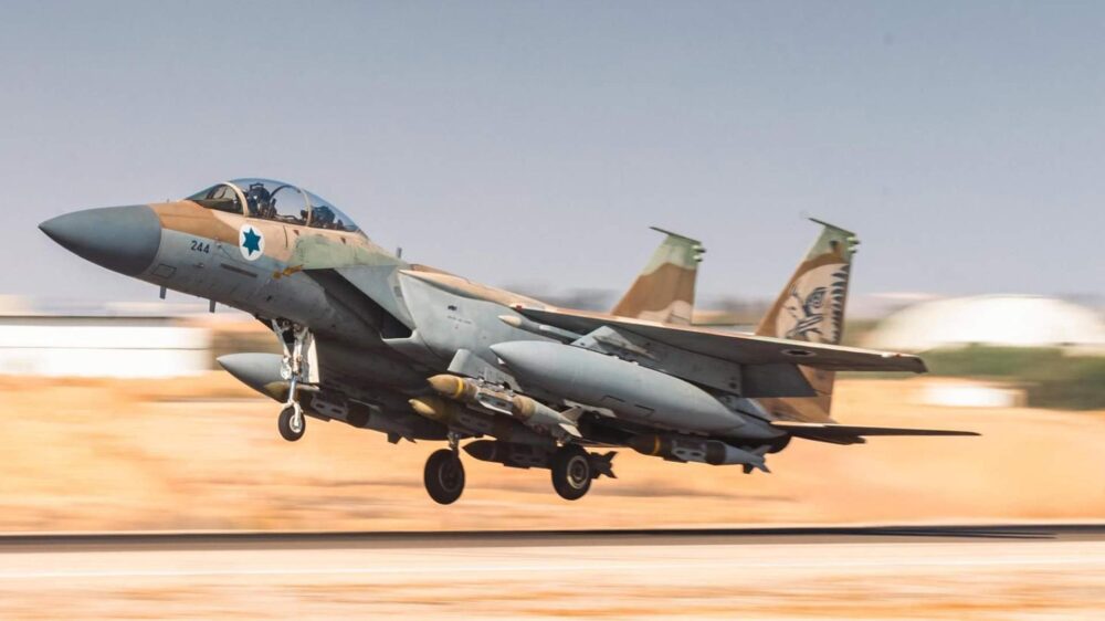 Israelische Kampfflieger haben erneut Terrorziele im Jemen beschossen. Das Bild zeigt einen der Starts für den am Montag erfolgten Angriff.