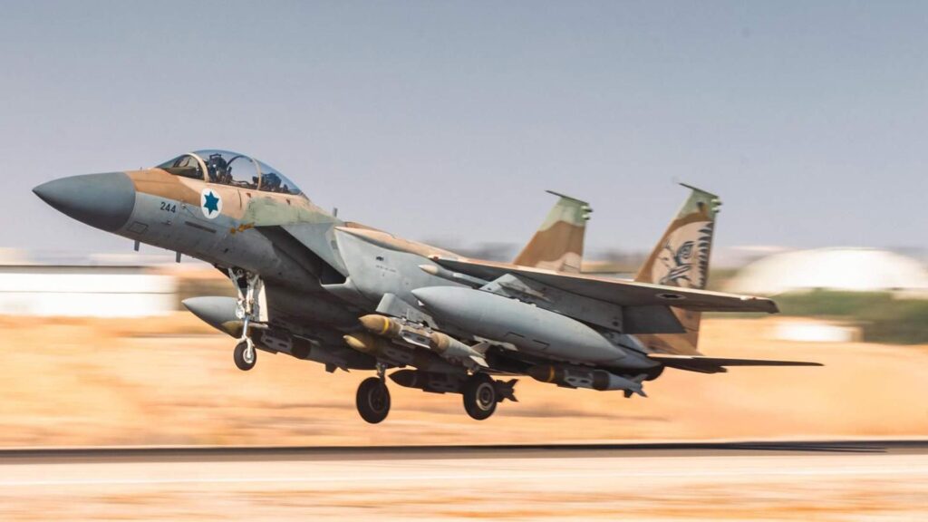 Israelische Kampfflieger haben erneut Terrorziele im Jemen beschossen. Das Bild zeigt einen der Starts für den am Montag erfolgten Angriff.