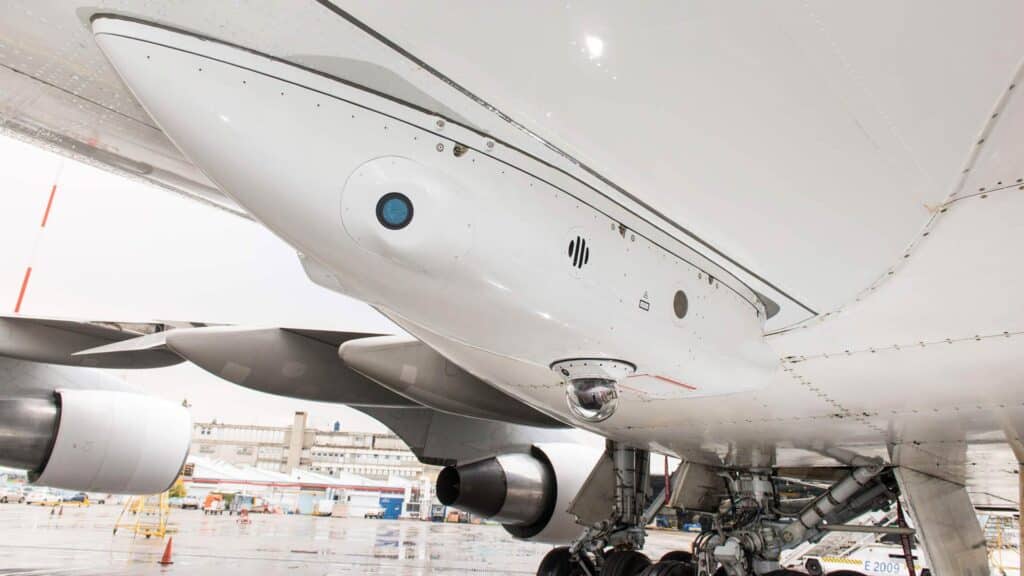 Das Abwehrsystem von Elbit wird an der Unterseite der Flugzeuge angebracht