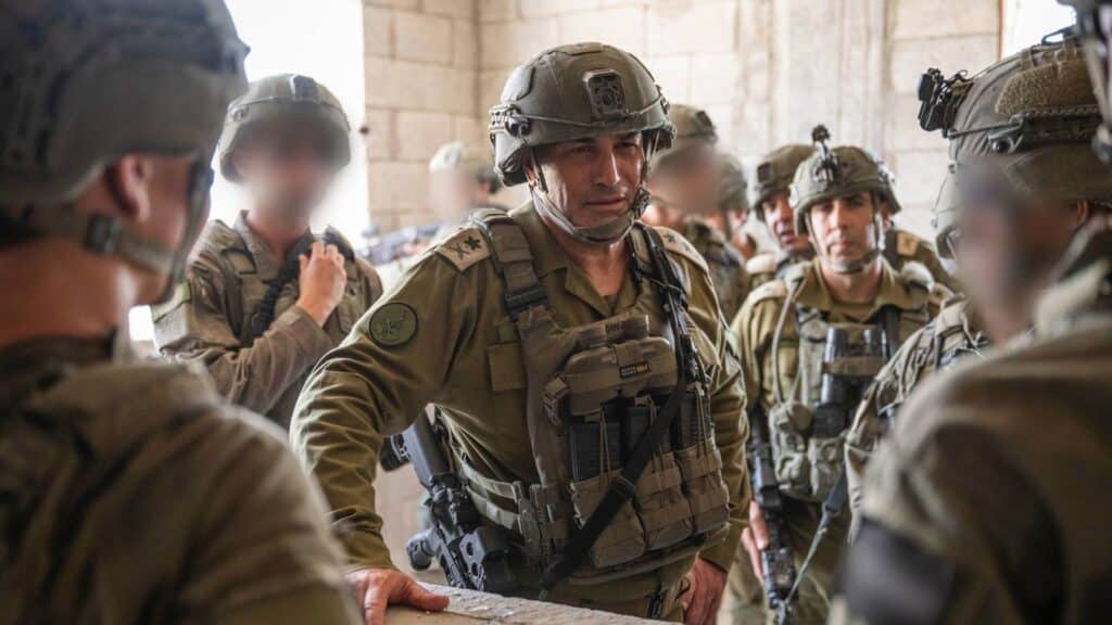Armeechef Samir machte sich am Donnerstag ein Bild von der Lage im Gazastreifen