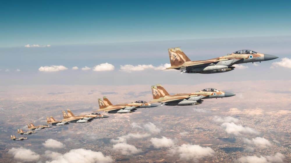 Israelische F15-Kampfjets fliegen über dem Iran