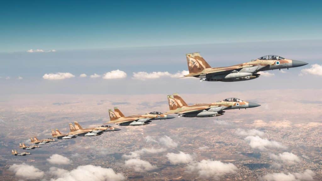 Israelische F15-Kampfjets fliegen über dem Iran