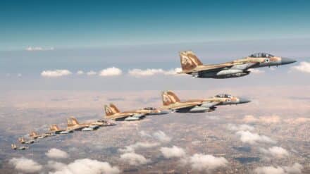 Israelische F15-Kampfjets fliegen über dem Iran