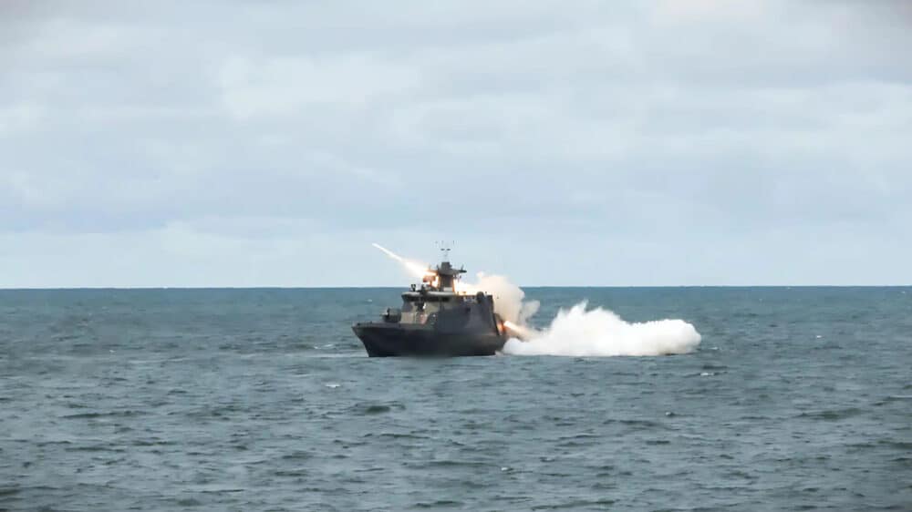 Vor der offiziellen Inbetriebnahme führte die finnische Marine Tests mit der Gabriel-5-Rakete durch