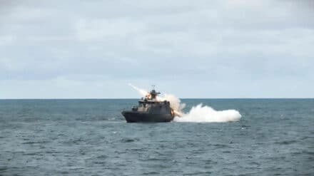 Vor der offiziellen Inbetriebnahme führte die finnische Marine Tests mit der Gabriel-5-Rakete durch