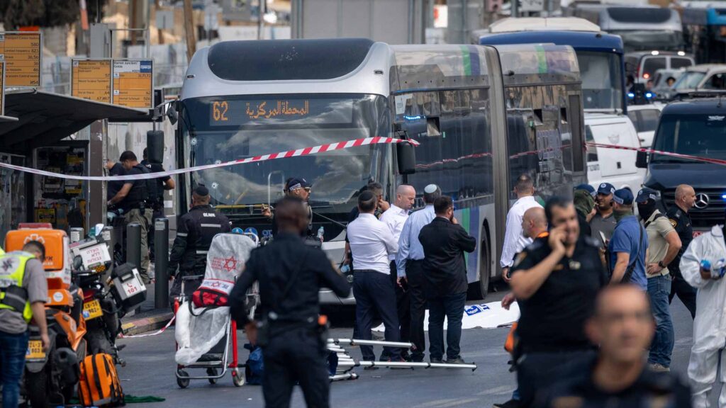 Zwei Terroristen haben an einer Haltestelle in Jerusalem mehrere Israelis getötet