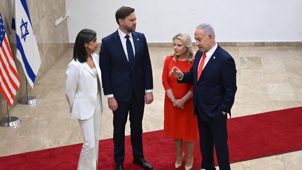 Der israelische Premier Netanjahu begrüßte gemeinsam mit seiner Frau Sara den amerikanischen Vizepräsidenten JD Vance und dessen Frau Usha im Regierungsamt in Jerusalem