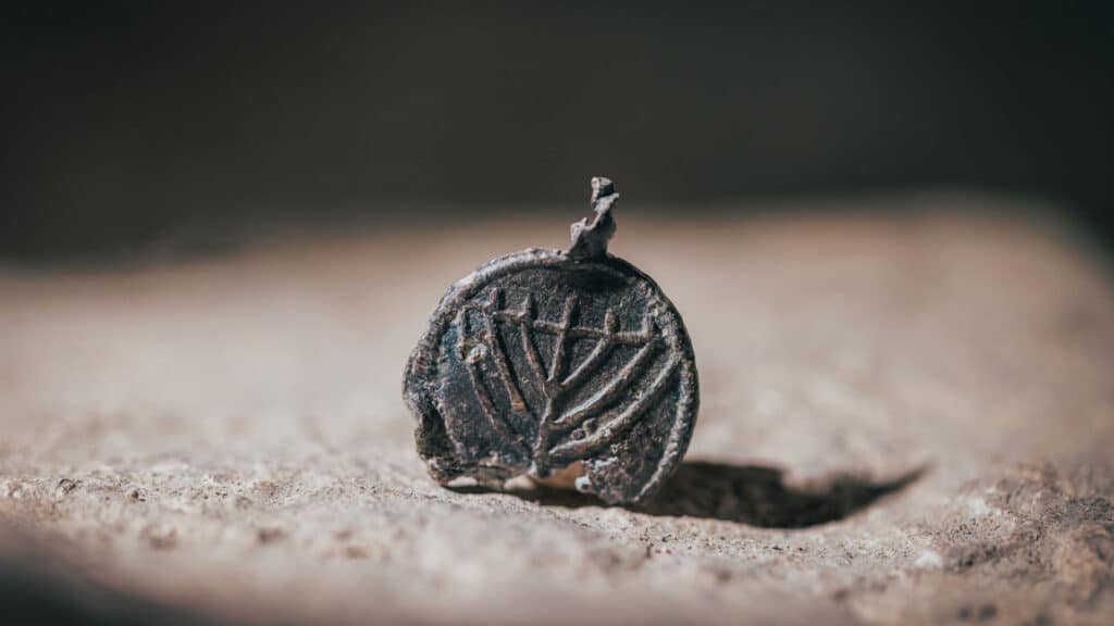 Erinnerung an das Heiligtum: Auf dem Anhänger aus byzantinischer Zeit ist die Menora zu sehen