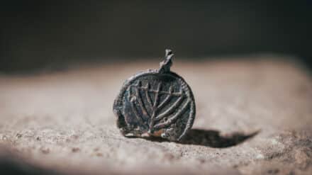 Erinnerung an das Heiligtum: Auf dem Anhänger aus byzantinischer Zeit ist die Menora zu sehen