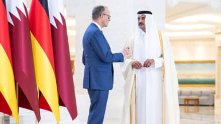 „Verlässlicher Partner“: Bundeskanzler Merz im Gespräch mit dem katarischen Staatsoberhaupt Al-Thani